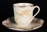 WARWICK,  - Aparelho de jantar, chá e café de faiança americana Warwick, decoração floral em policromia com realces dourados, composto de: 20 pratos rasos, 8 prat