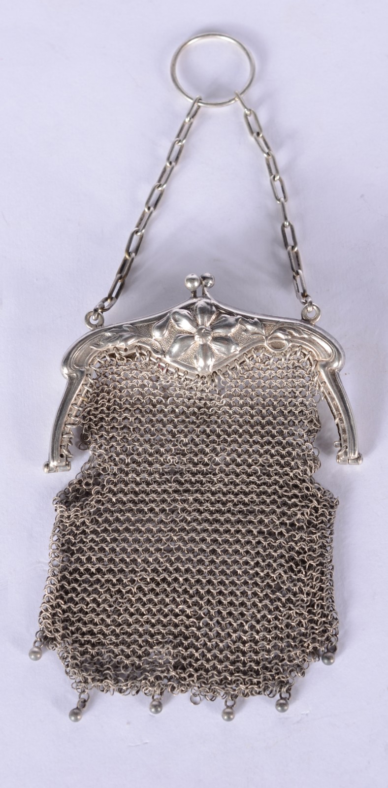 Bolsa em malha de prata. Malha com defeito. Peso da prata: 50 g. (Por... - foto 1 de 3