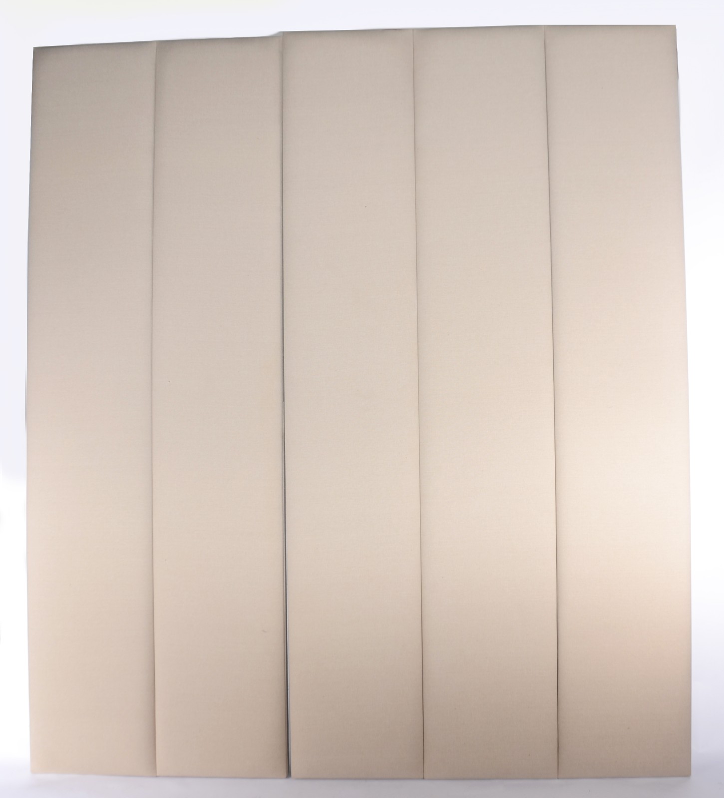 Painel para cabeceira de cama estofado e forrado com tecido na cor... - foto 1 de 6