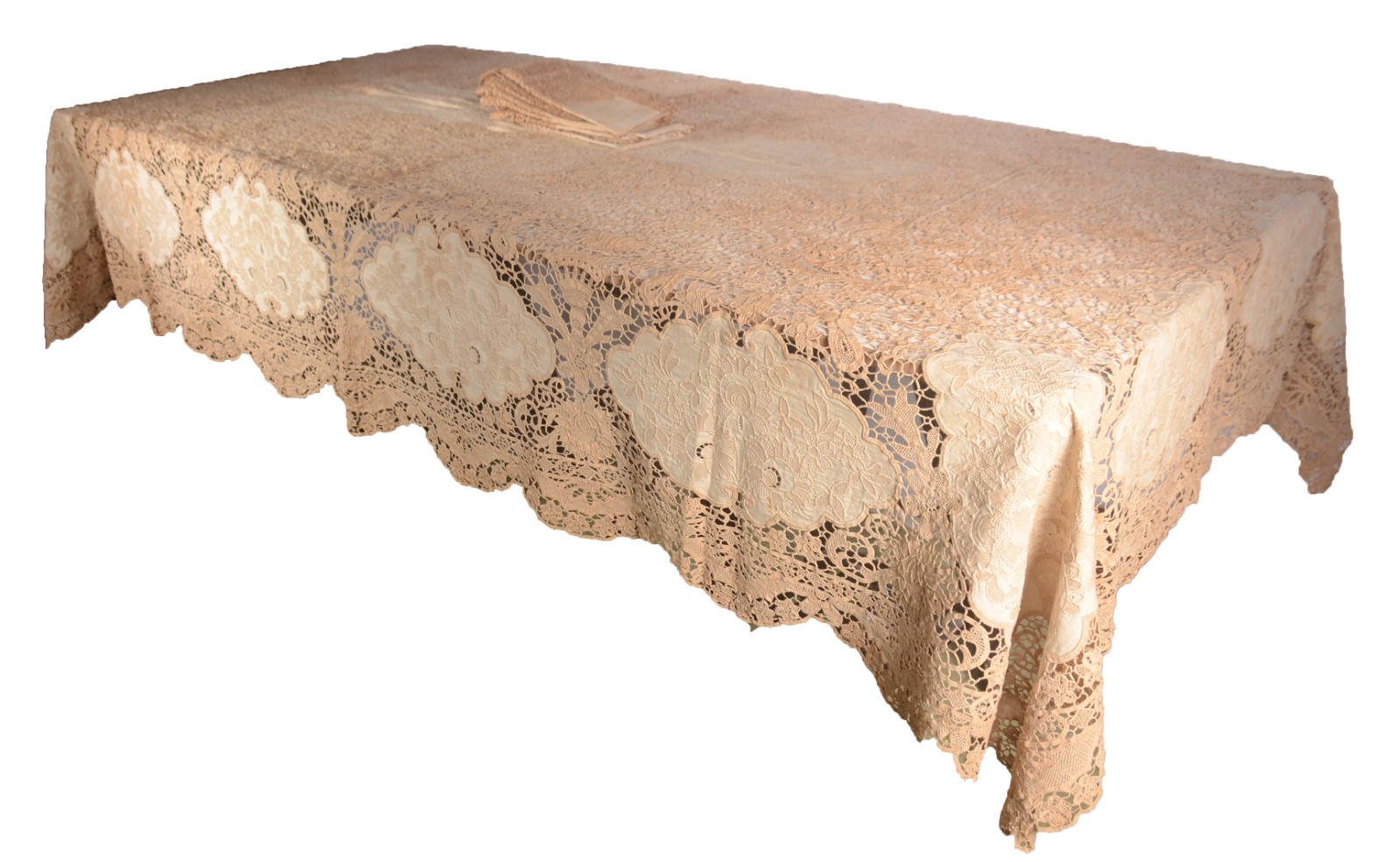Toalha de mesa de linho bege com bordados e rendas. Acompanham 10... - foto 1 de 10