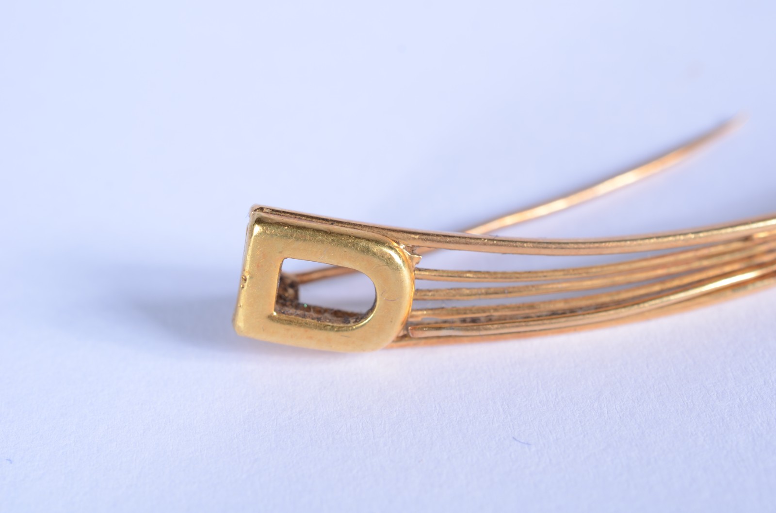 Broche de ouro 18 k. (Por motivos de segurança a peça não se encontra... - foto 2 de 7