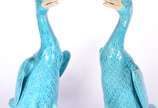 Par de patos de porcelana oriental na cor azul ... - Par de patos de porcelana oriental na cor azul turquesa. Um deles com lascado na asa.