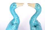 Par de patos de porcelana oriental na cor azul ... - Par de patos de porcelana oriental na cor azul turquesa. Um deles com lascado na asa.