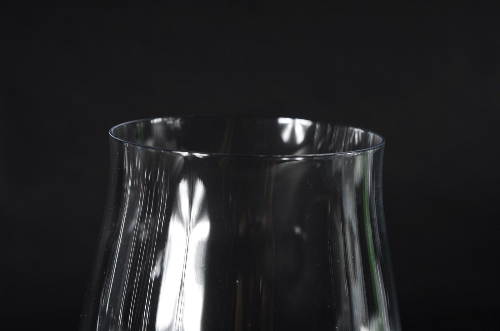 Seis taças de cristal para vinho branco, 580 ml. - foto 3 de 5