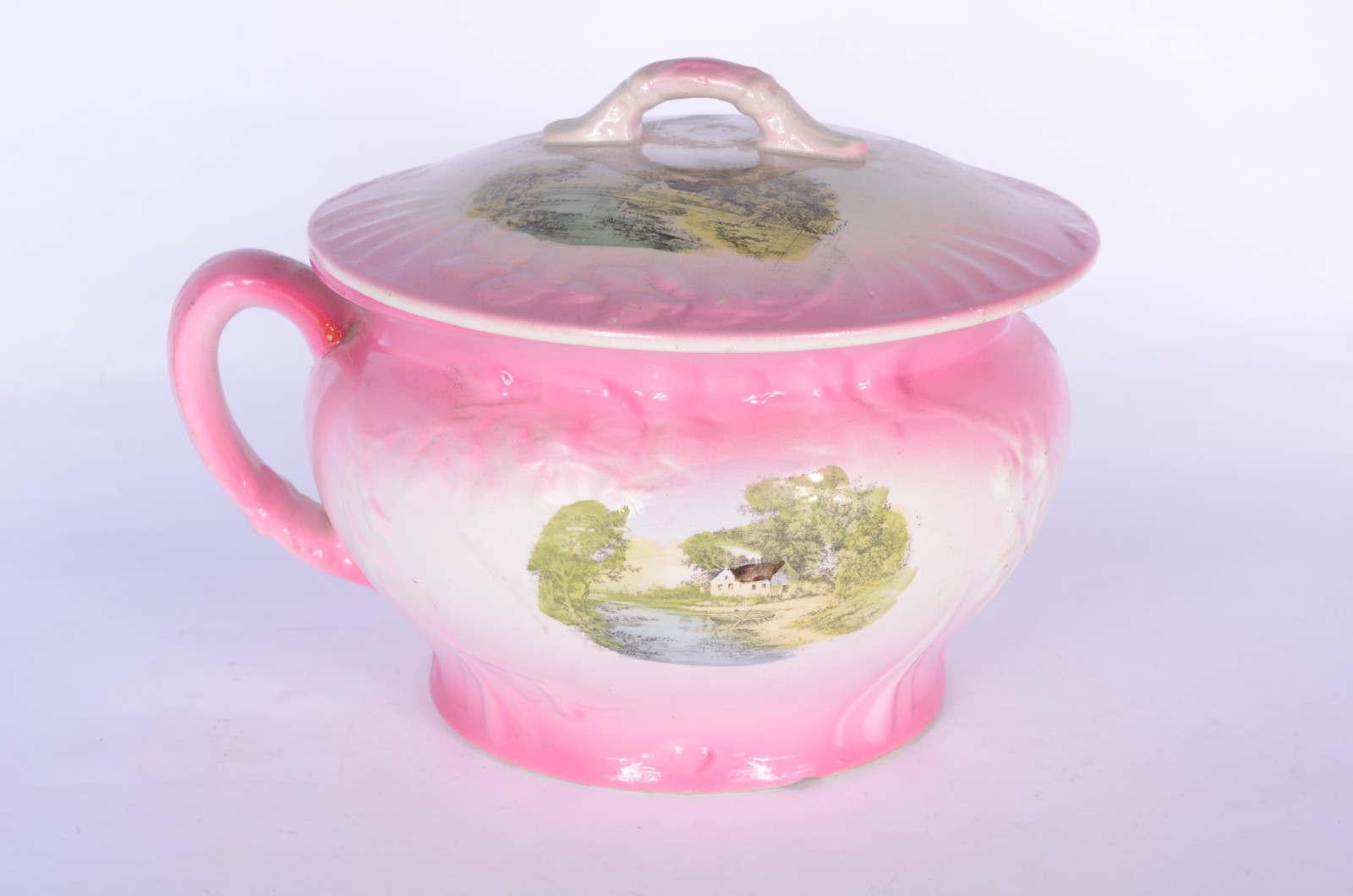 Duas peças de porcelana, sendo: escarradeira e urinol com tampa de... - foto 7 de 10
