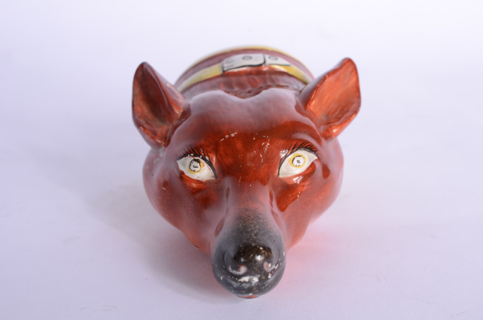 Quatro peças diversas, sendo: bowl com dragão, bule de porcelana com... - foto 6 de 11