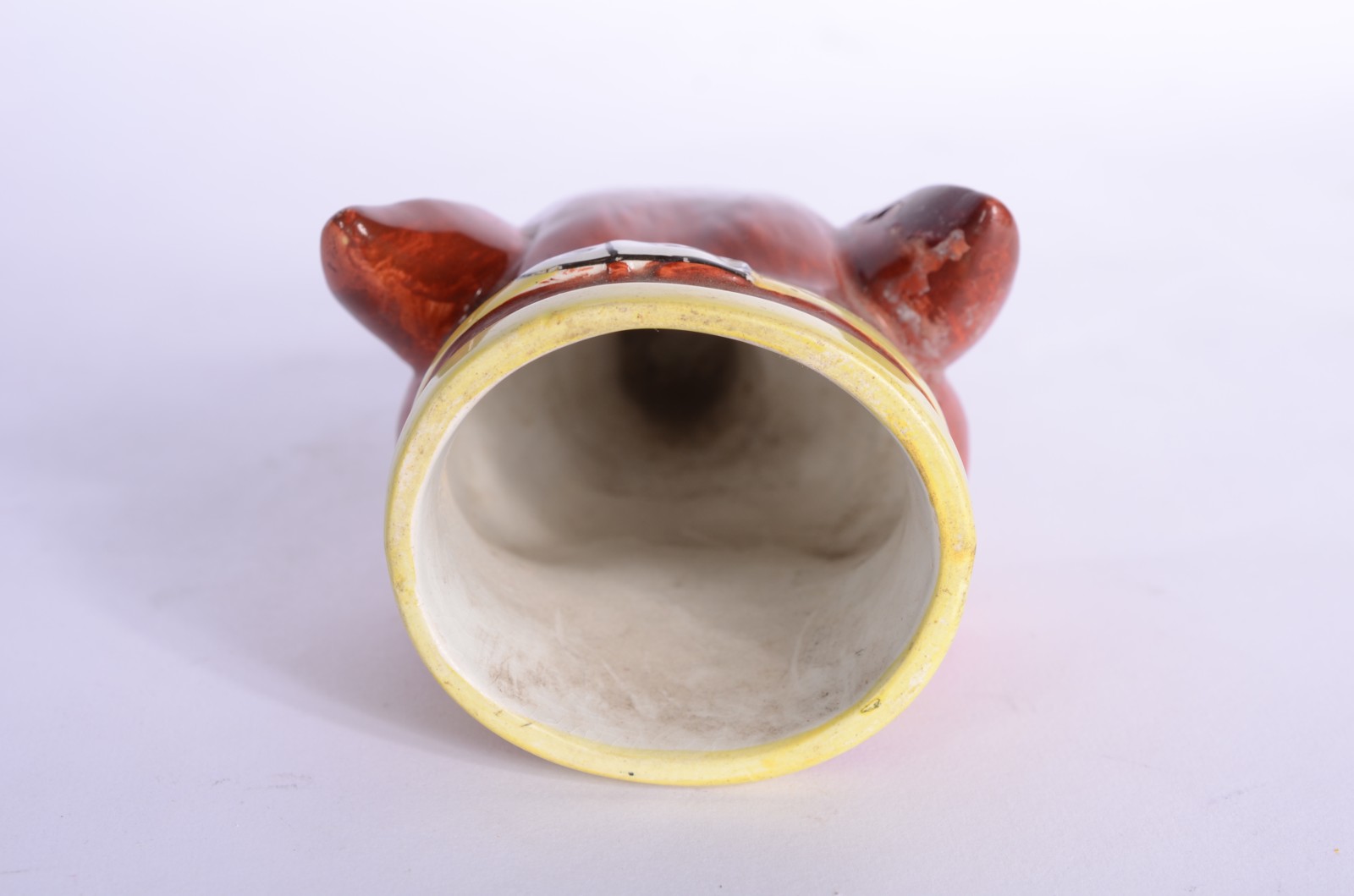 Quatro peças diversas, sendo: bowl com dragão, bule de porcelana com... - foto 7 de 11