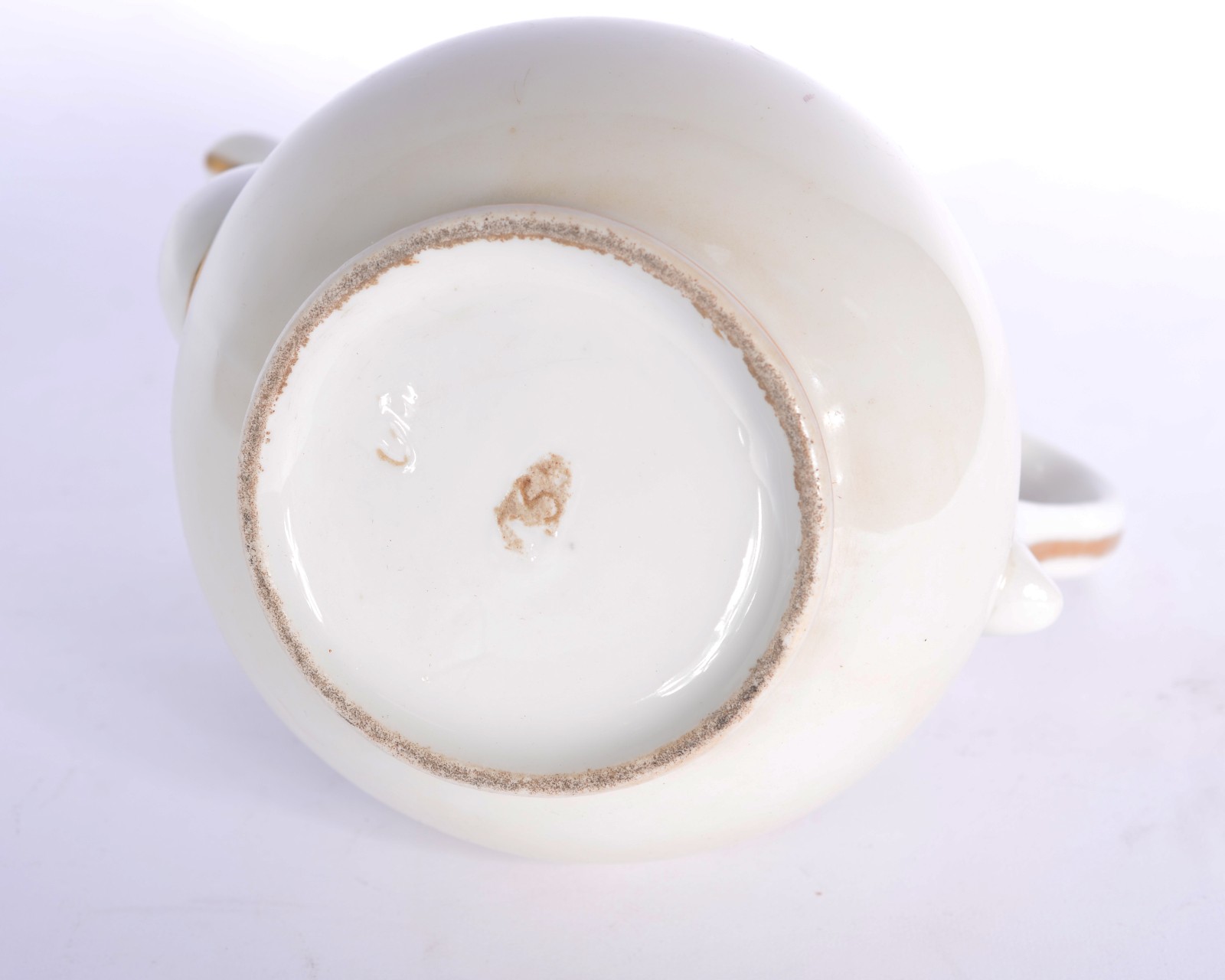 Quatro peças diversas, sendo: bowl com dragão, bule de porcelana com... - foto 11 de 11