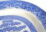 Três travessas de faiança inglesa "azul pombinh... - Três travessas de faiança inglesa "azul pombinho". Com rachaduras e lascados.