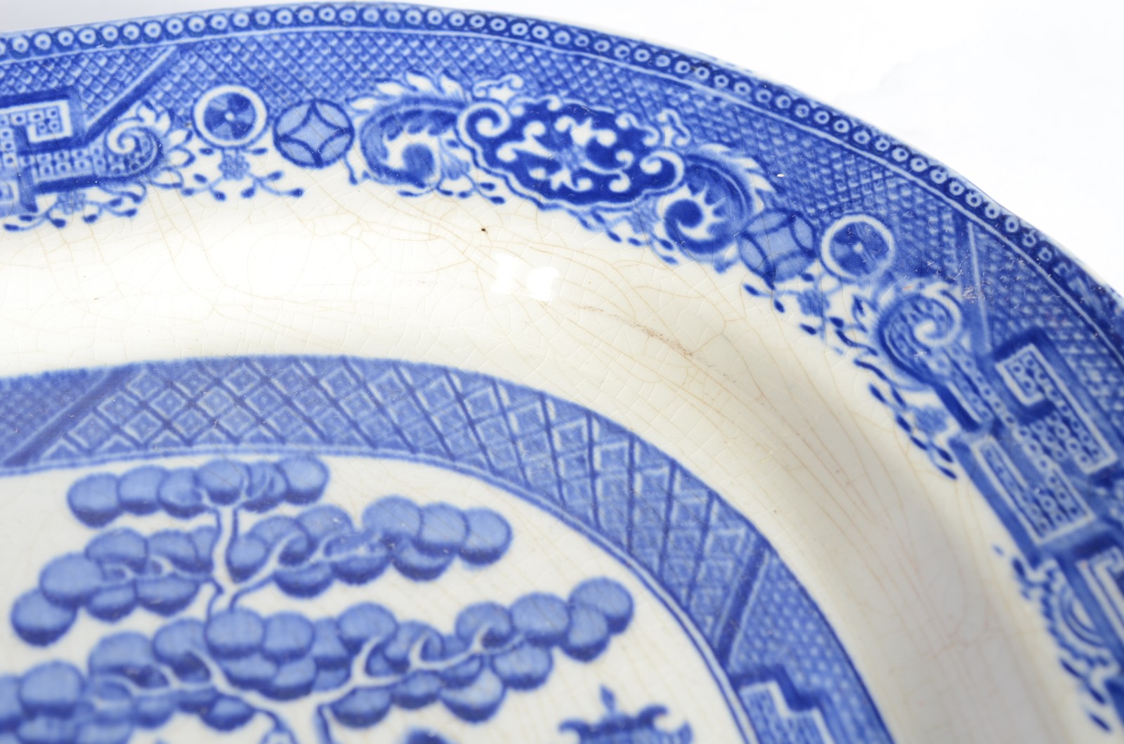 Três travessas de faiança inglesa "azul pombinho". Com rachaduras e... - foto 3 de 9