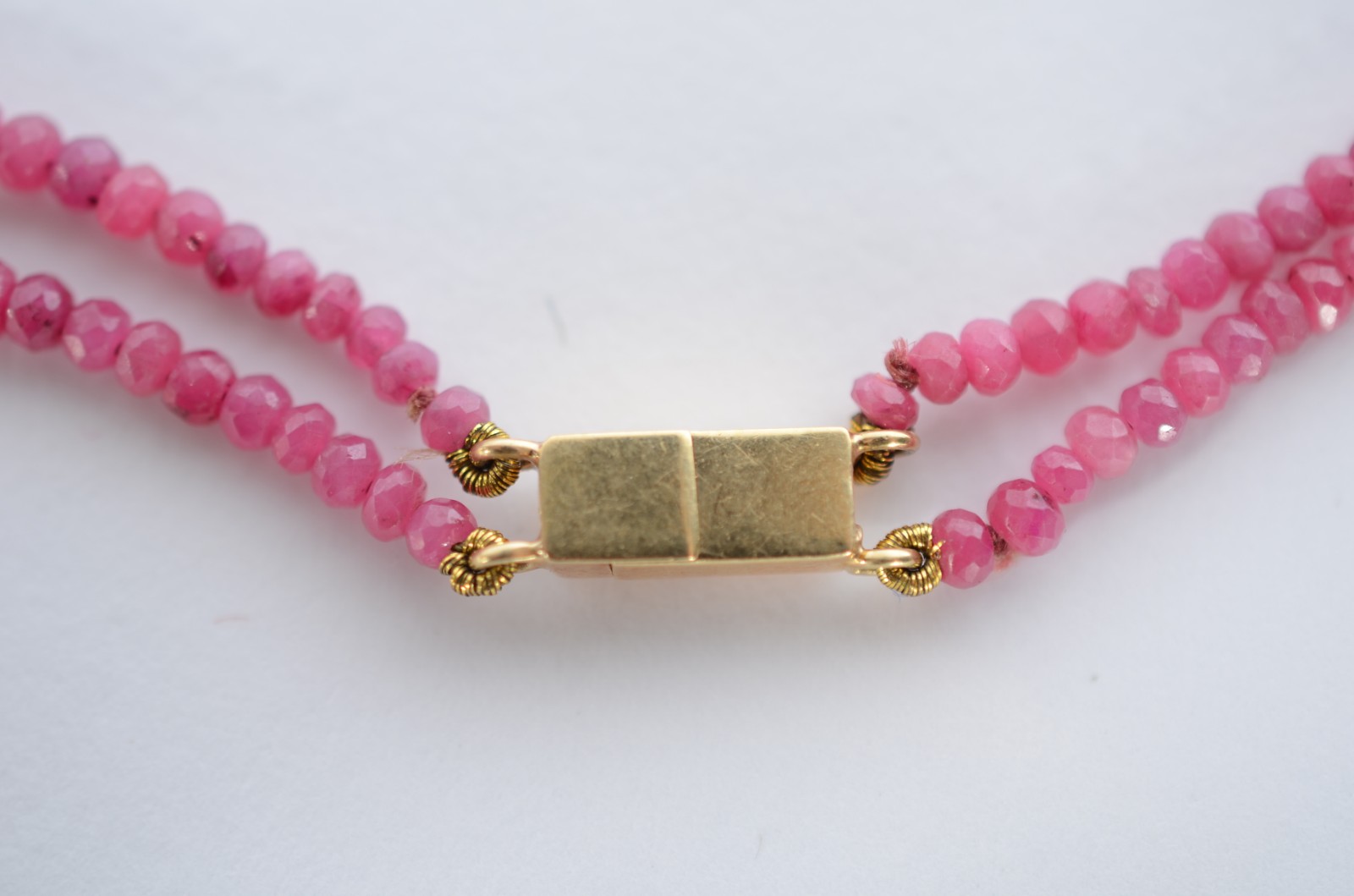 Colar de rubis indianos, fecho de ouro 18 k. (Por motivos de... - foto 2 de 5