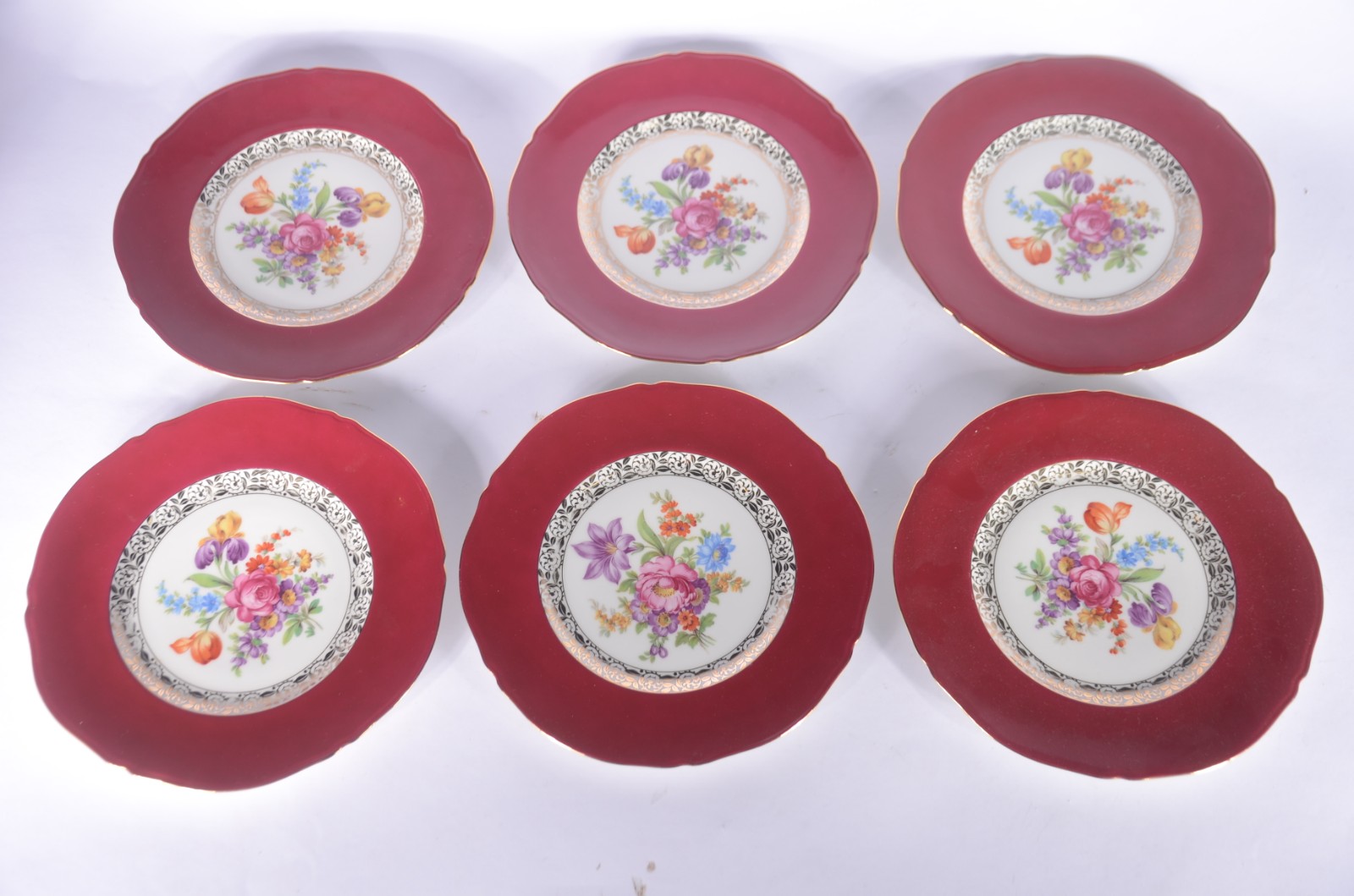Conjunto com 11 pratos decorativos, sendo seis de porcelana tcheca... - foto 5 de 10