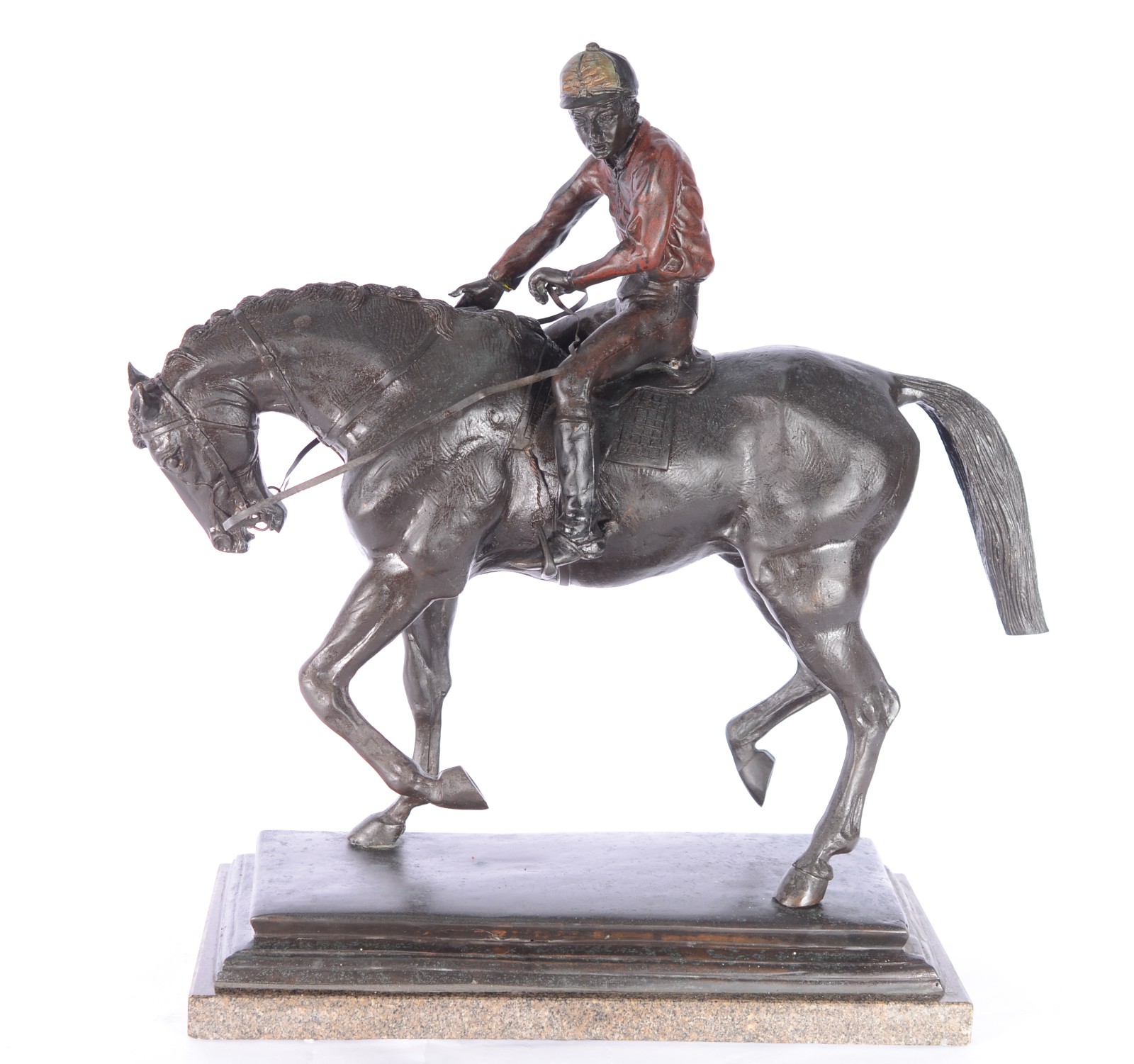 Escultura de metal patinado representando Jóquei a cavalo. - foto 1 de 9