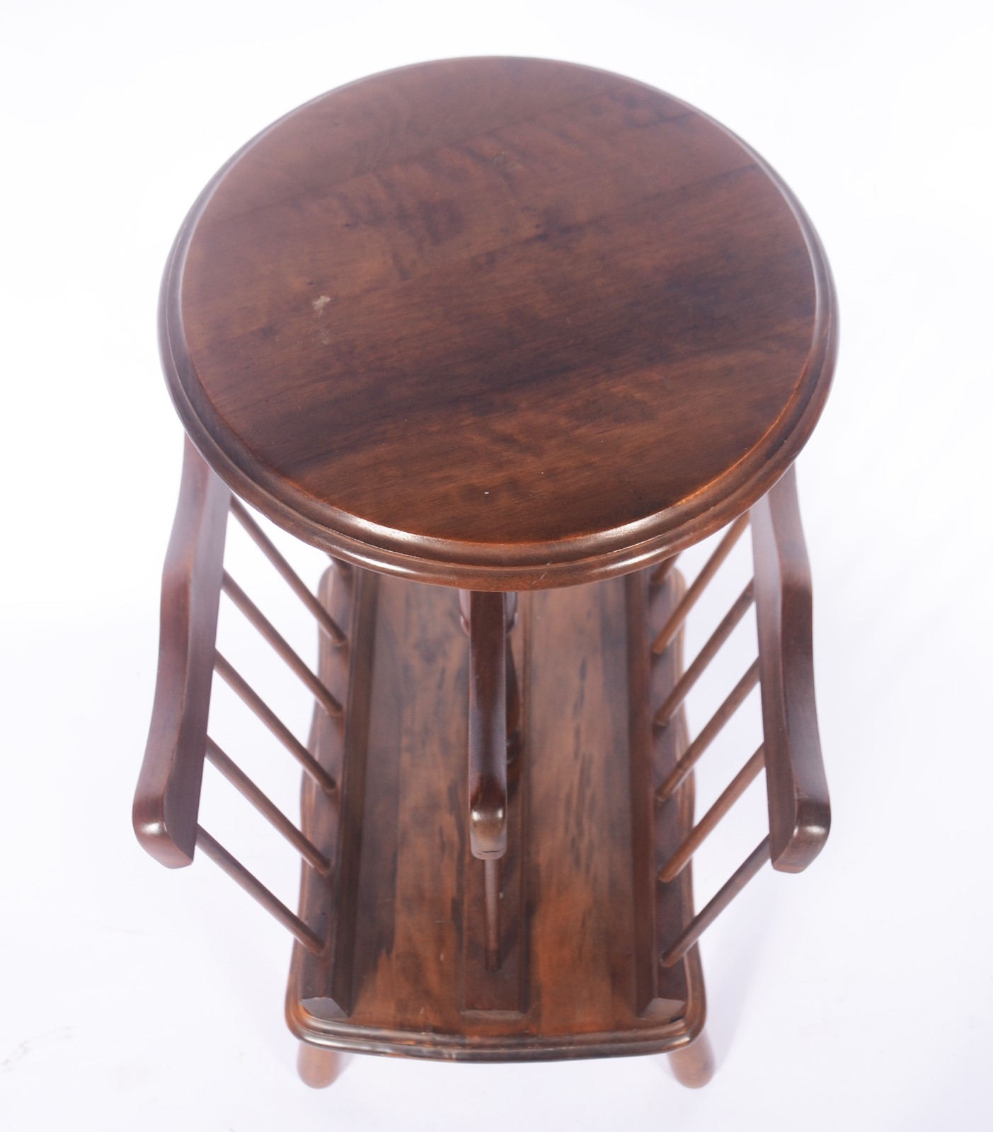Mesa revisteiro de madeira com hastes cilíndricas. (Está um pouco... - foto 3 de 6