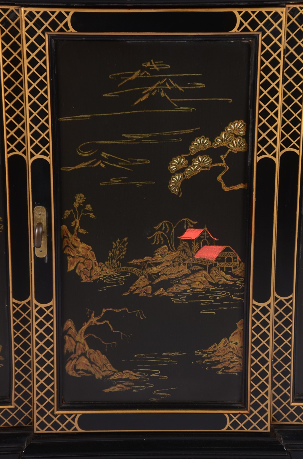 Móvel auxiliar oriental de lacca negra decorado com paisagens... - foto 4 de 11