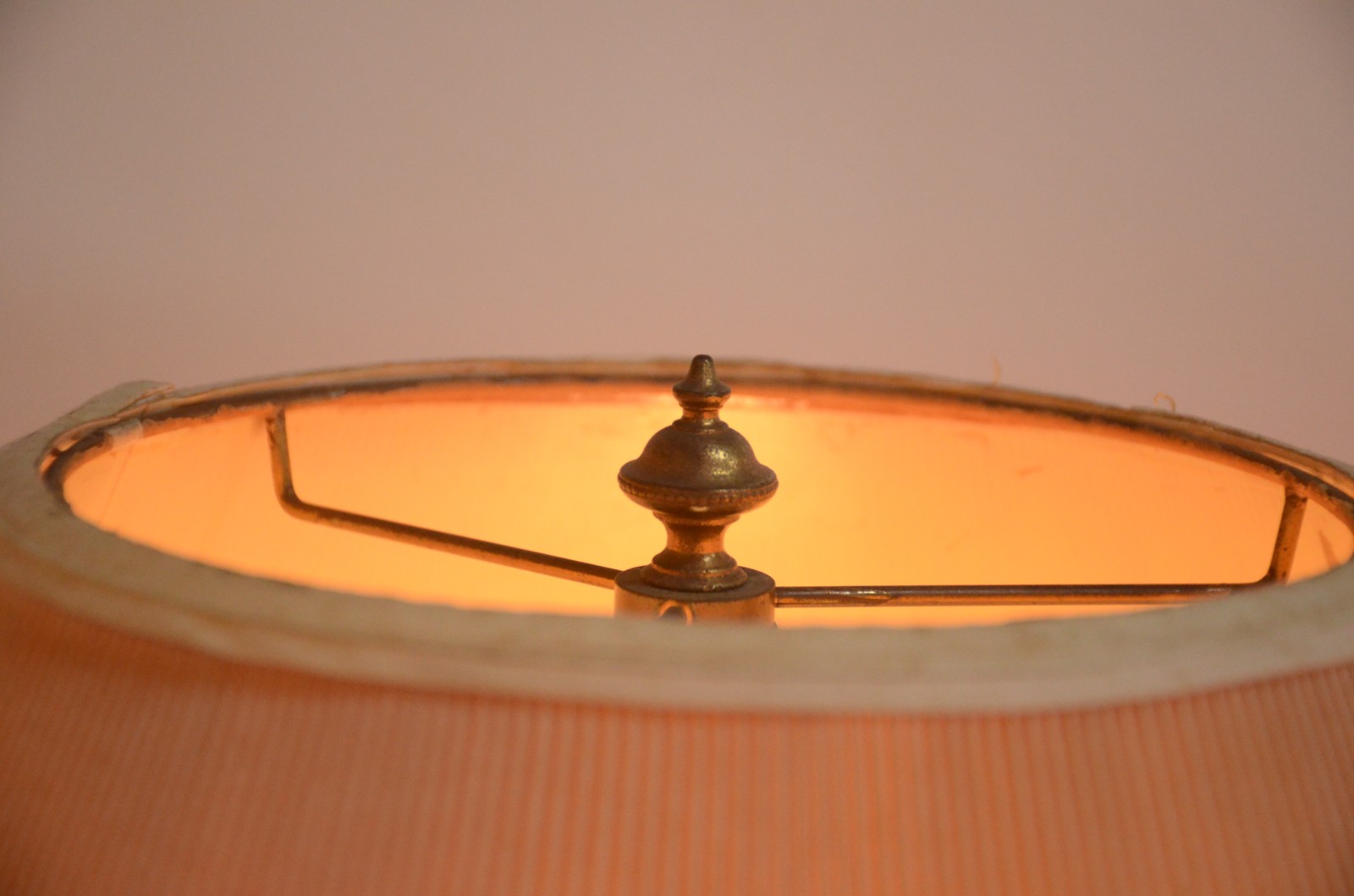 Par de abatjoures de porcelana oriental decorado com paisagens em... - foto 5 de 8