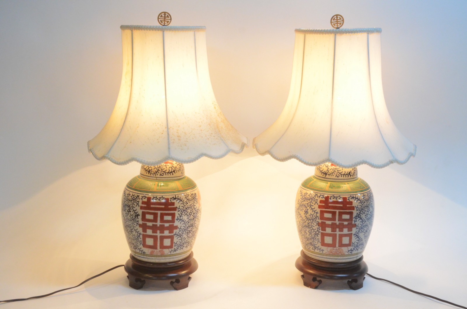 Par de abatjoures com bases em potiches de porcelana chinesa... - foto 2 de 7