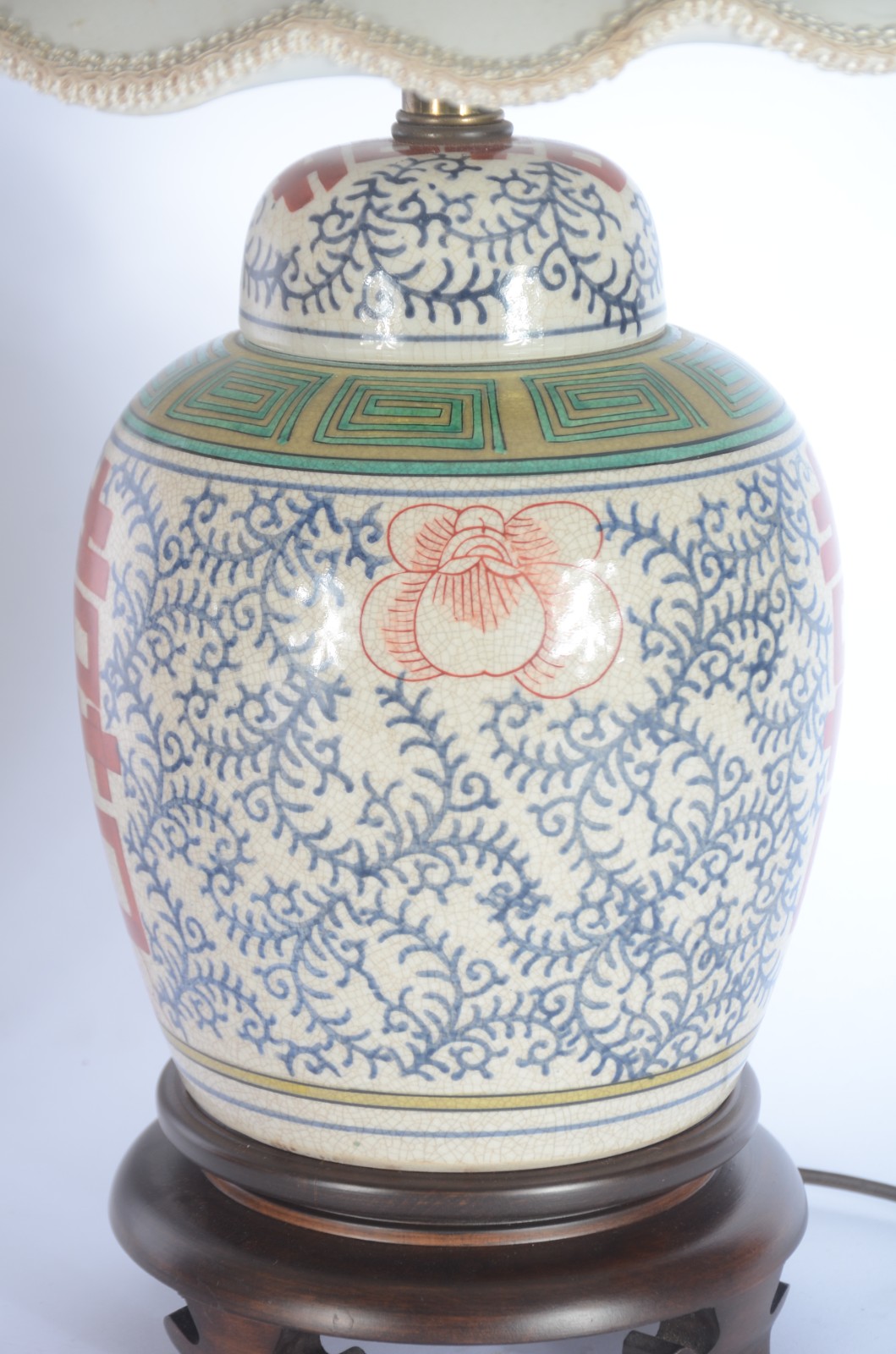 Par de abatjoures com bases em potiches de porcelana chinesa... - foto 4 de 7