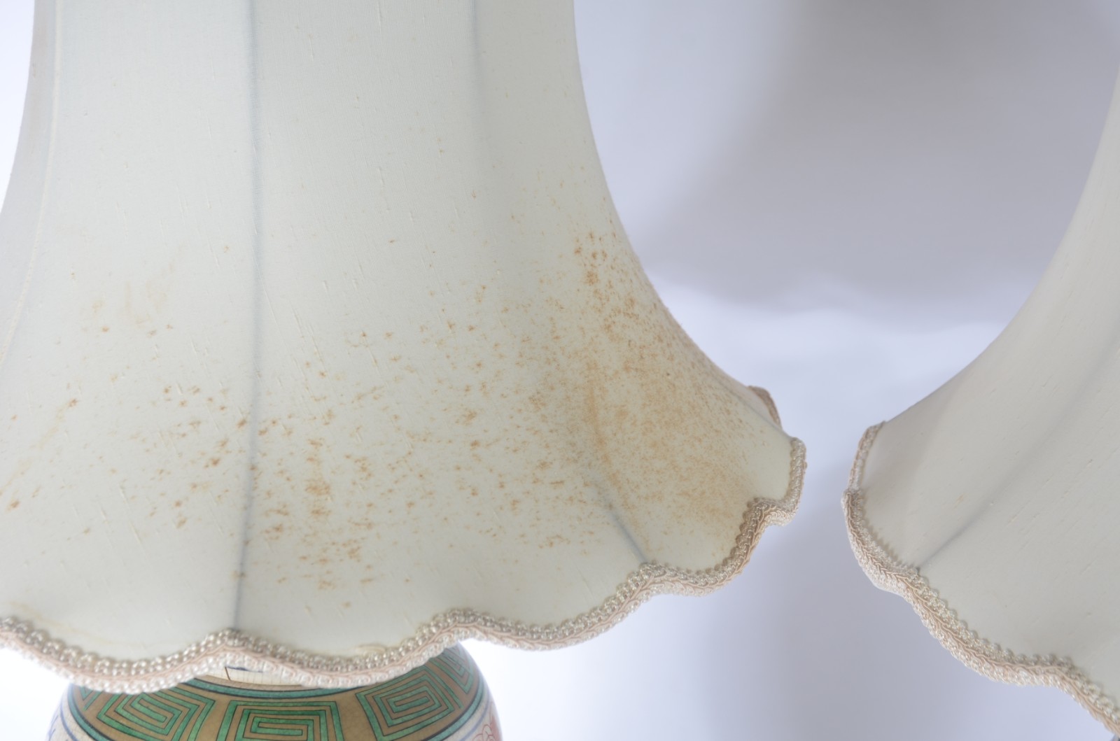 Par de abatjoures com bases em potiches de porcelana chinesa... - foto 7 de 7