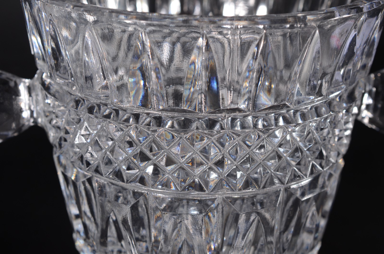 Diversas peças de cristal, sendo: 6 taças para champagne; dois baldes... - foto 11 de 11
