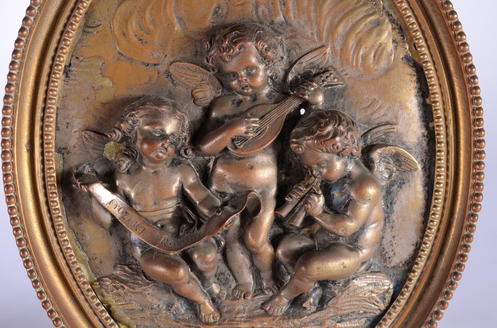 Par de lindíssimos medalhões de bronze frances ricamente decorados... - foto 2 de 9