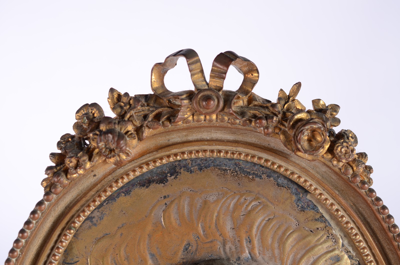 Par de lindíssimos medalhões de bronze frances ricamente decorados... - foto 4 de 9