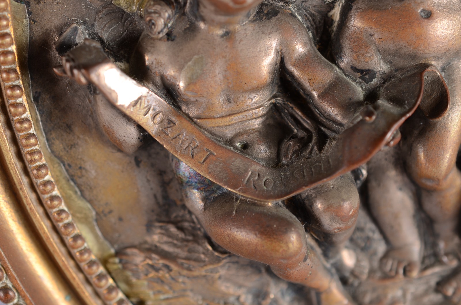Par de lindíssimos medalhões de bronze frances ricamente decorados... - foto 5 de 9