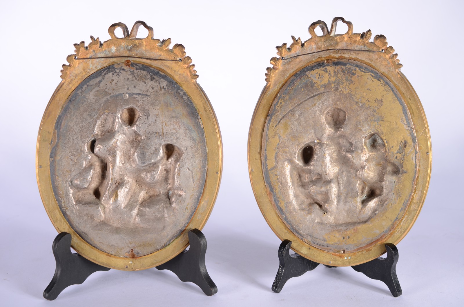 Par de lindíssimos medalhões de bronze frances ricamente decorados... - foto 7 de 9