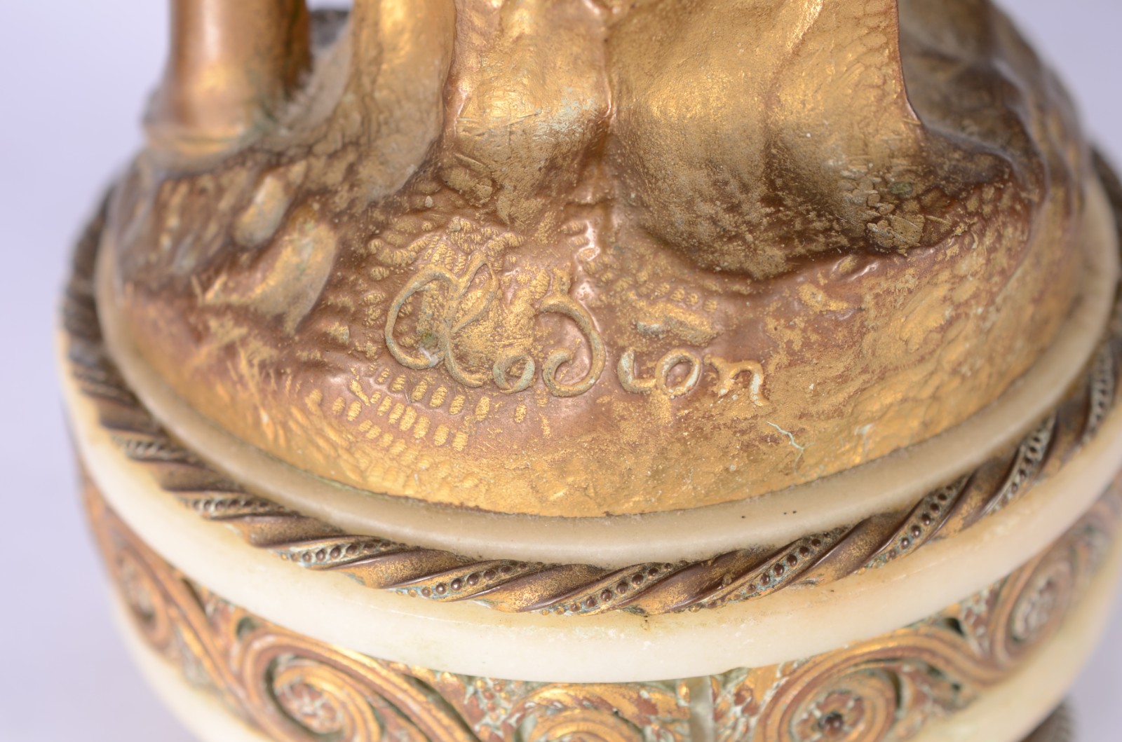 Par de candelabros de bronze dourado e mármore estilo Luis XVI... - foto 7 de 11