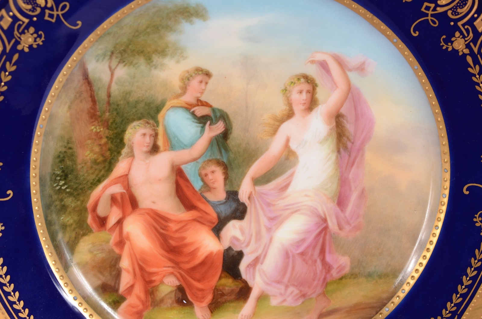 Dois pratos de porcelana francesa com bordas azul cobalto e dourado... - foto 3 de 11