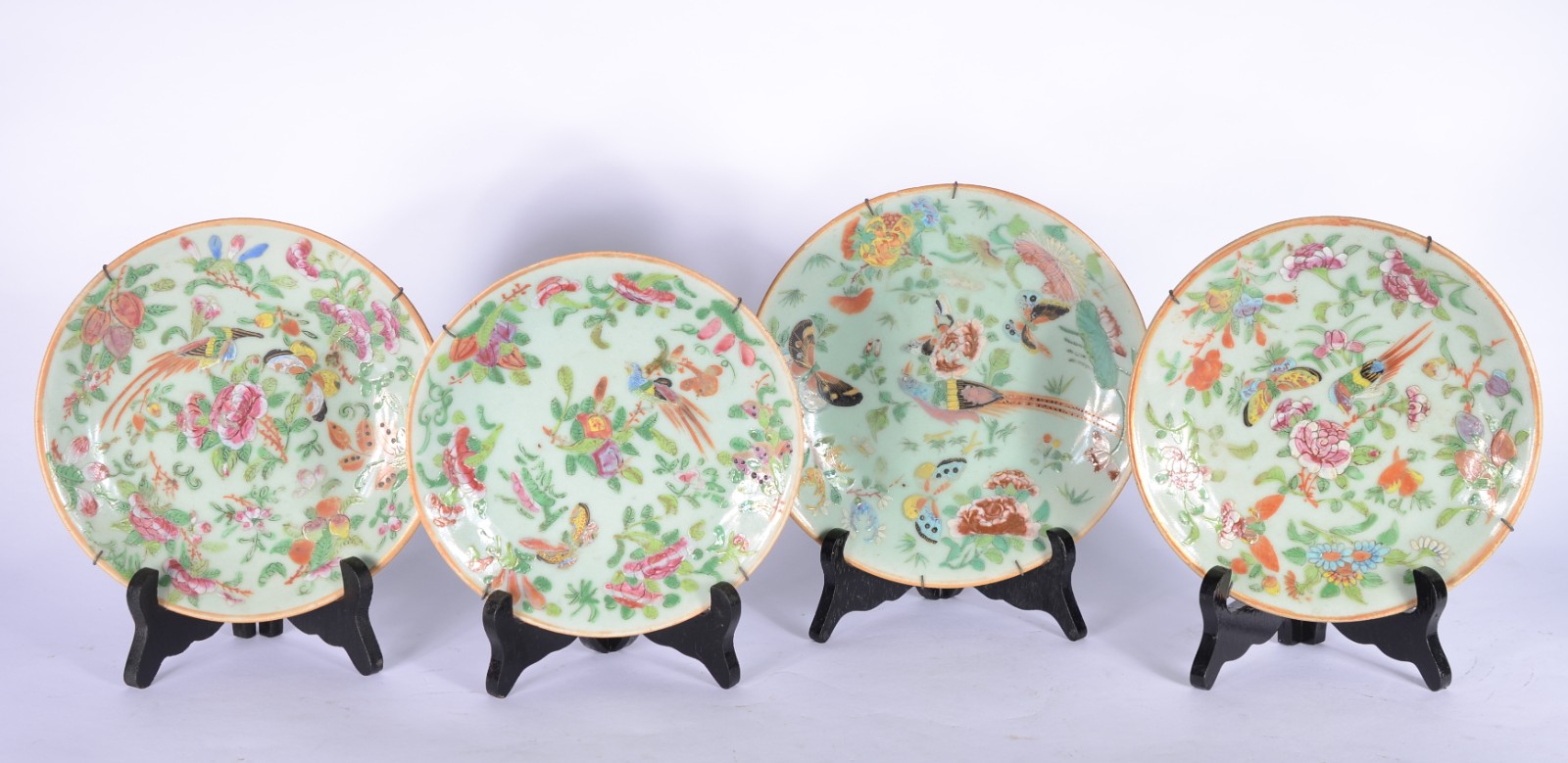 Conjunto com 4 pratos de porcelana chinesa celadon com pássaros e... - foto 1 de 10