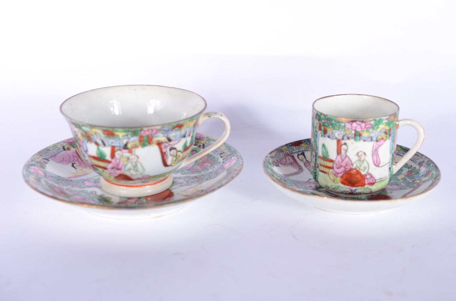 Serviço de chá e café de porcelana oriental, decorado com figuras de... - foto 2 de 11