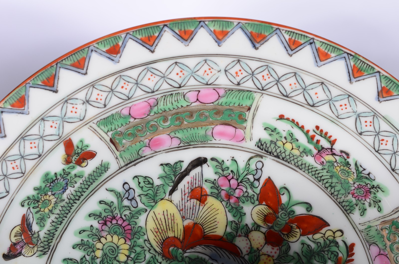 Serviço de chá e café de porcelana oriental, decorado com figuras de... - foto 4 de 11