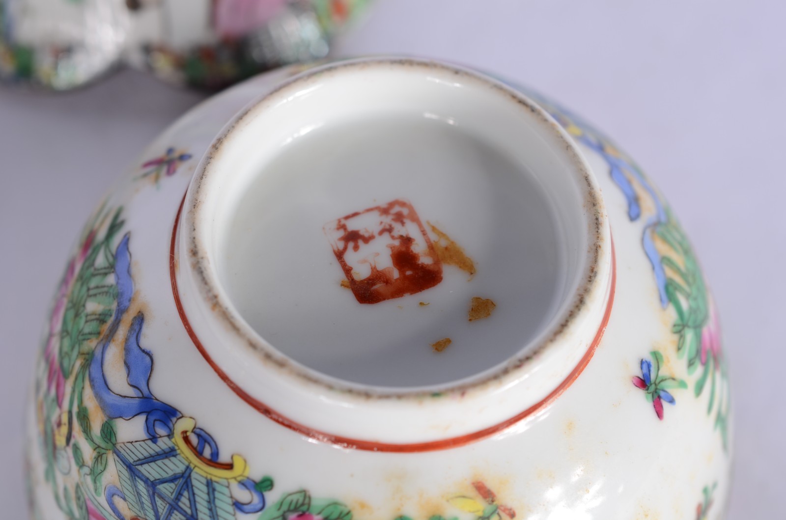Serviço de chá e café de porcelana oriental, decorado com figuras de... - foto 11 de 11
