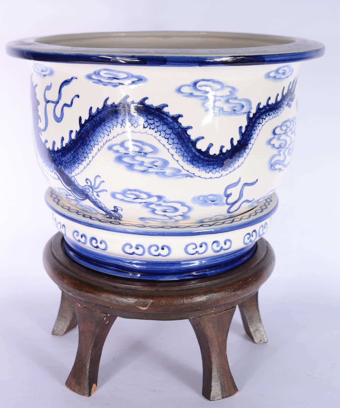Cachepot com prato de porcelana oriental decorada com figura de... - foto 3 de 7