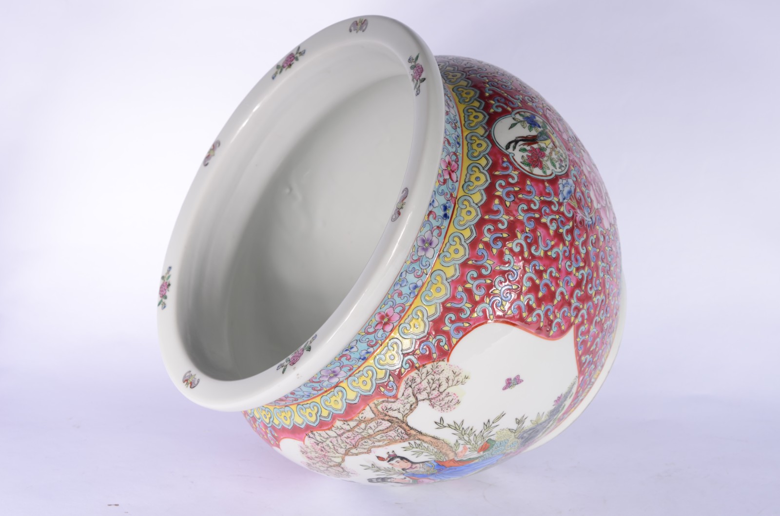 Cachepot de porcelana oriental decorado com cena romântica em... - foto 8 de 8