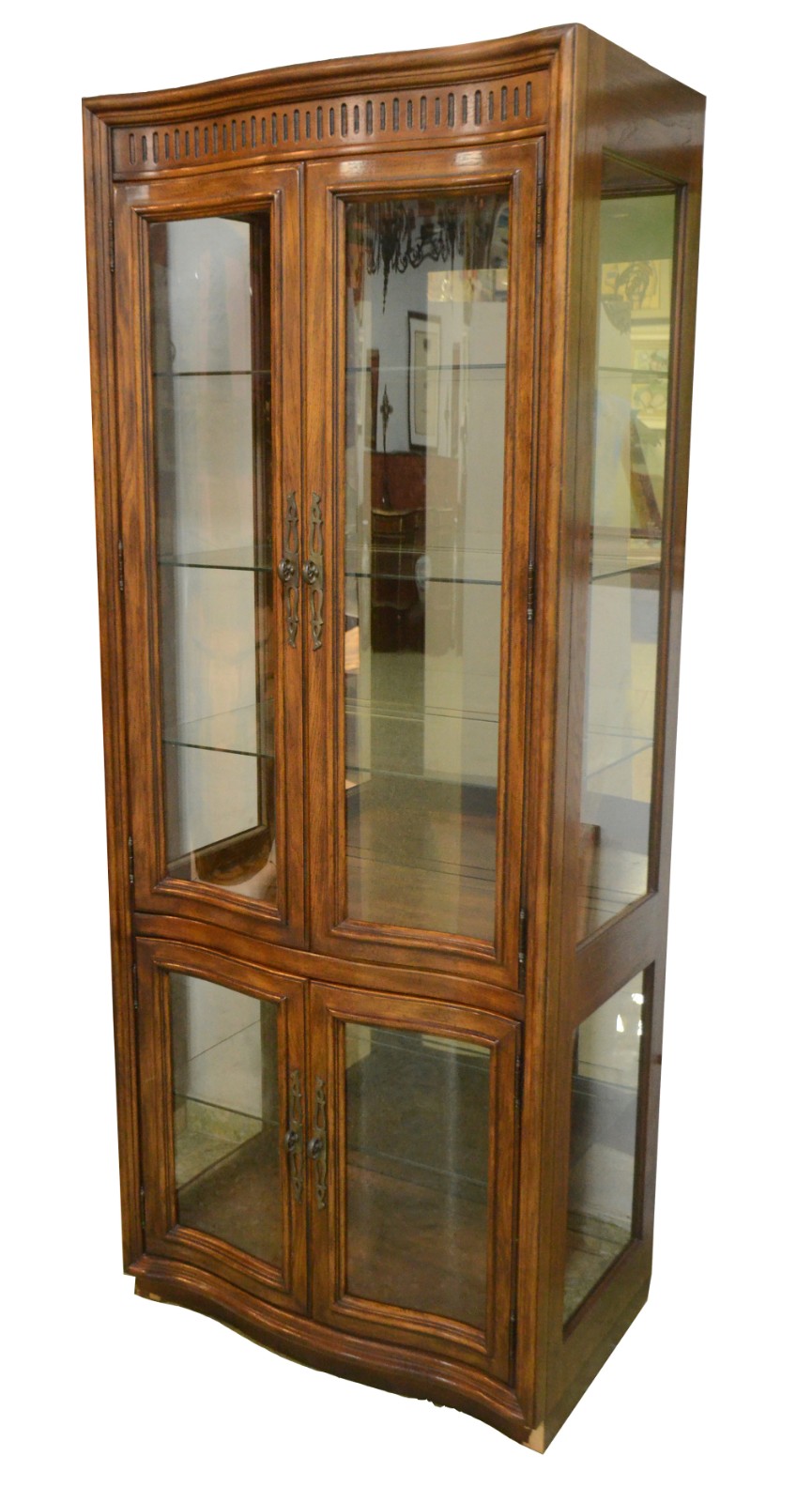 Vitrine americana de madeira nobre com 4 portas frontais de vidro... - foto 1 de 10
