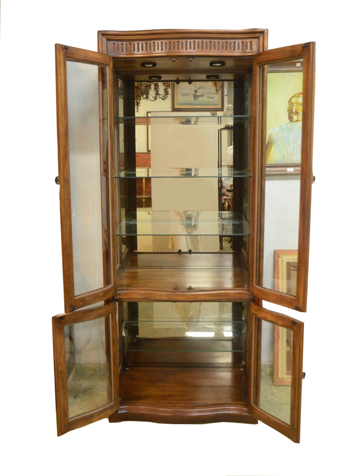 Vitrine americana de madeira nobre com 4 portas frontais de vidro... - foto 3 de 5