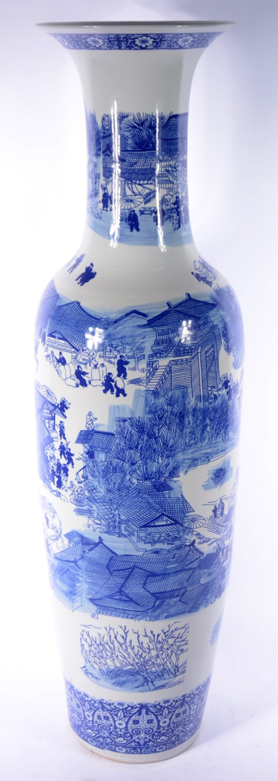 Jarrão de porcelana oriental decorado com figuras típicas e cenas do... - foto 2 de 11
