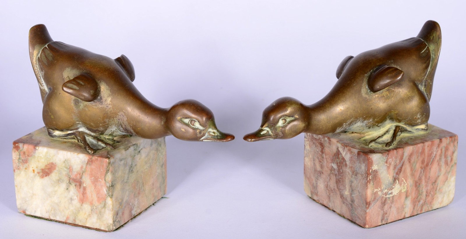 Diversas peças, sendo: relógio com escultura representando figura... - foto 7 de 9