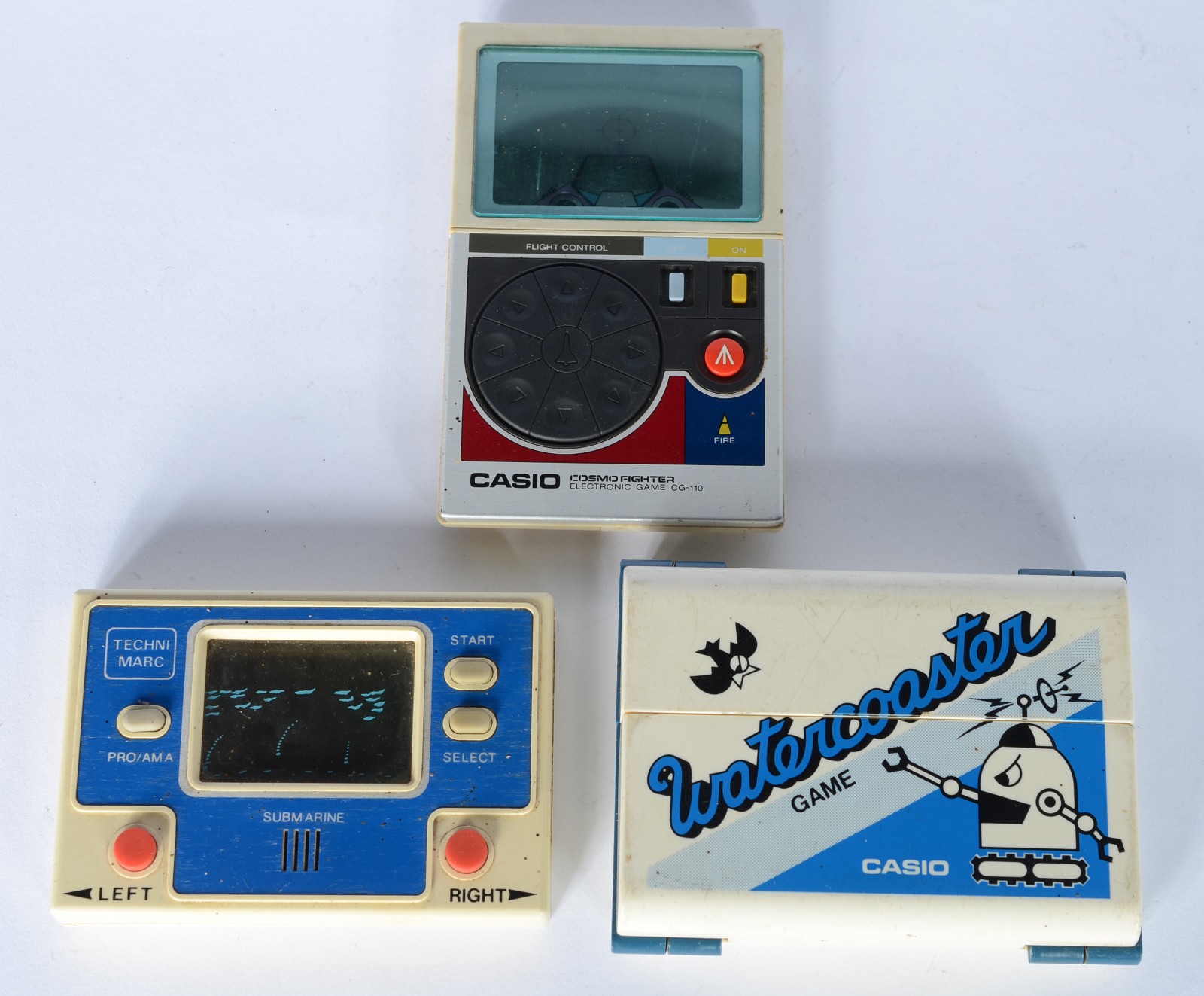 Três jogos antigos á pilha eletrônico e caixa para baralhos. Total: 4... - foto 5 de 7
