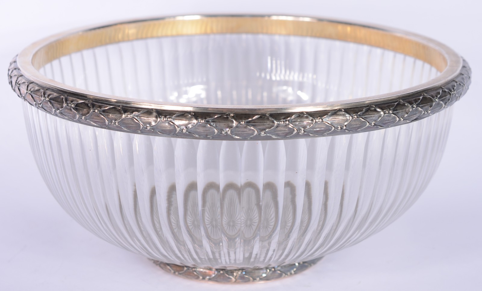 Bowl de cristal lapidado com borda de prata. - foto 1 de 7