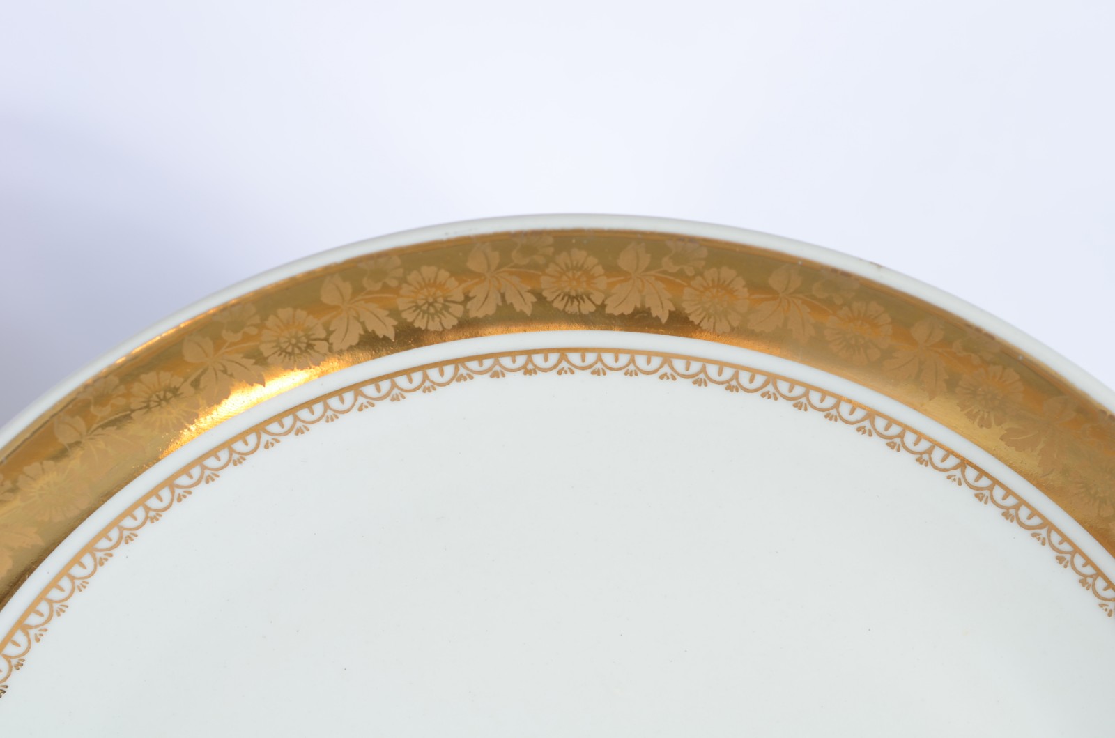 Aparelho de jantar de porcelana Real, composto de: 11 pratos rasos... - foto 2 de 5