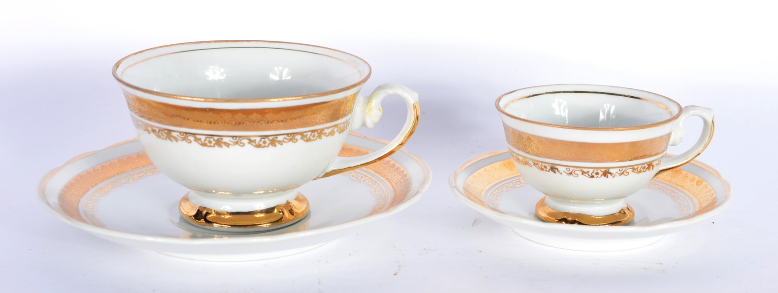 Aparelho de café, chá e bolo de porcelana Real, borda com friso... - foto 2 de 7