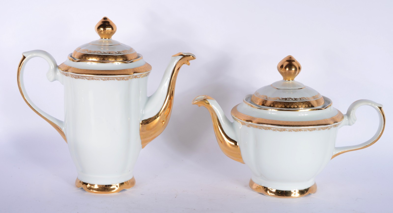 Aparelho de café, chá e bolo de porcelana Real, borda com friso... - foto 4 de 7