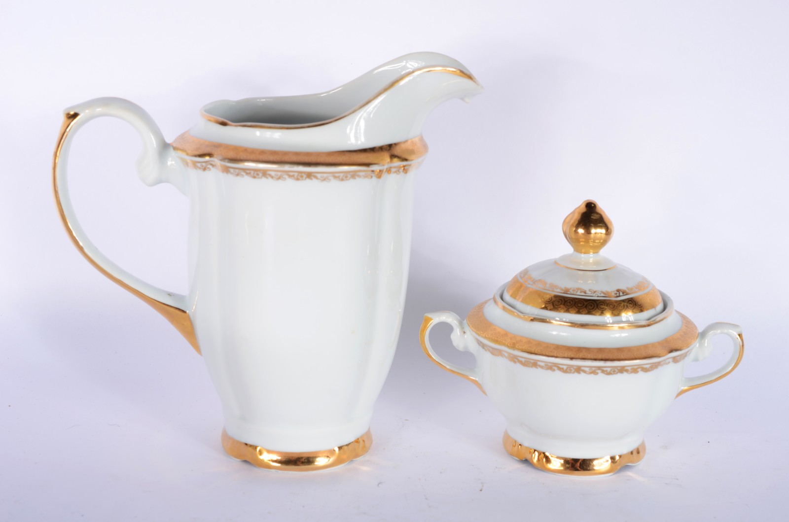 Aparelho de café, chá e bolo de porcelana Real, borda com friso... - foto 5 de 7
