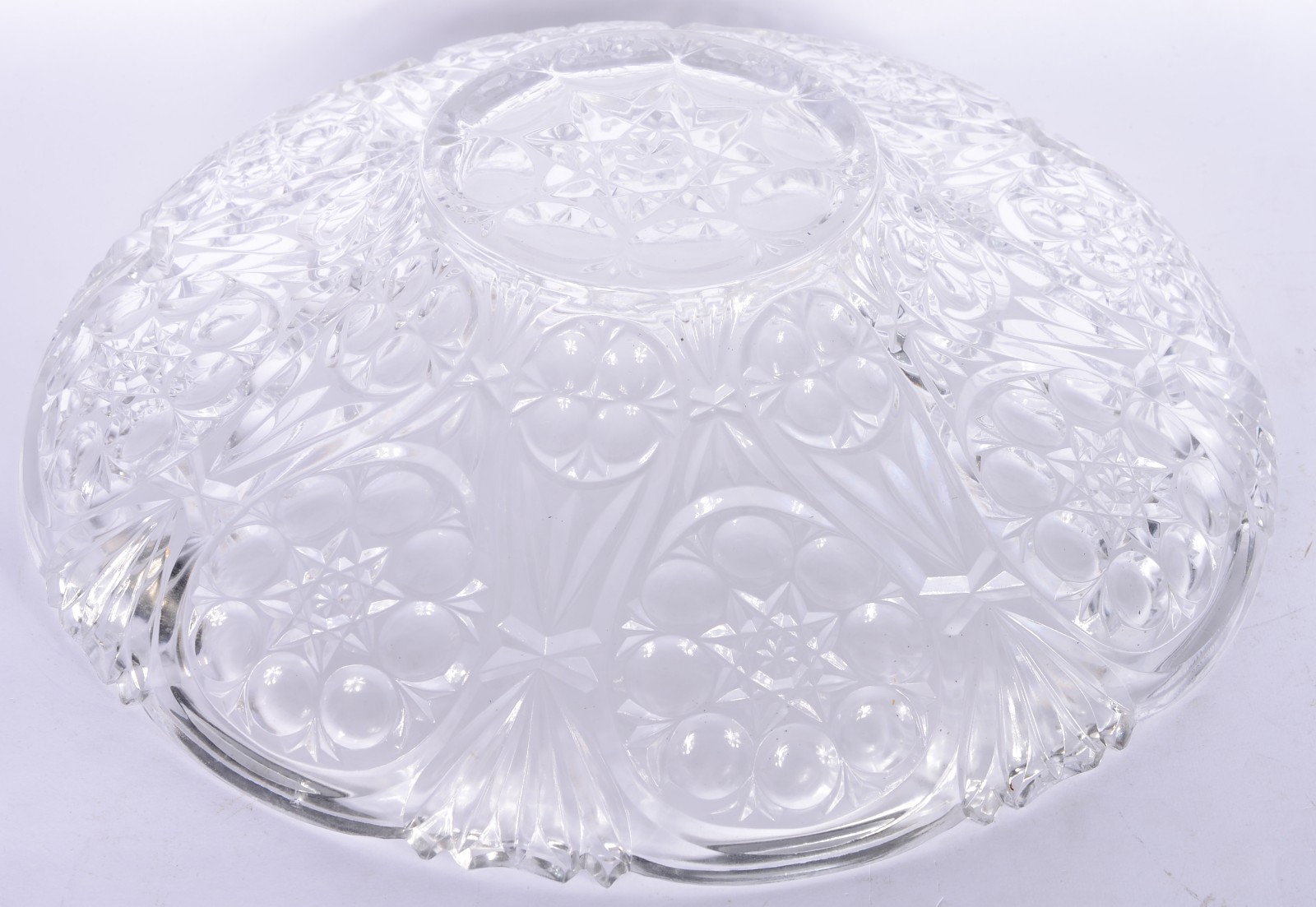Duas peças de cristal lapidado, sendo: queijeira com prato e tampa... - foto 6 de 9