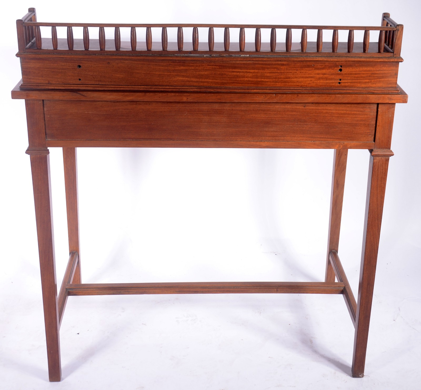 Mesa para escritório de madeira nobre, alçada com gavetinhas e... - foto 5 de 5
