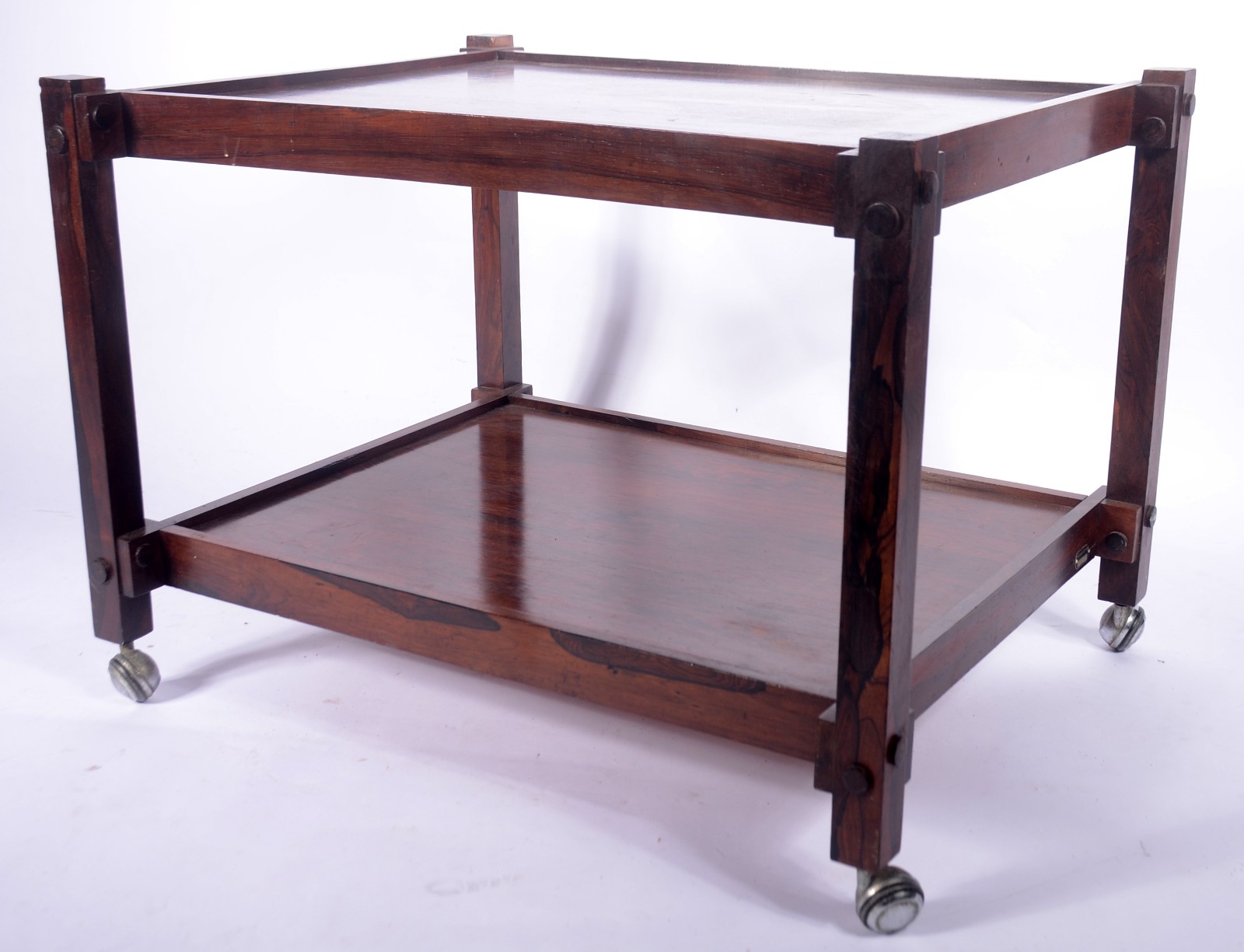 Mesa de madeira nobre feitio retangular, pernas retas ligadas por... - foto 1 de 5