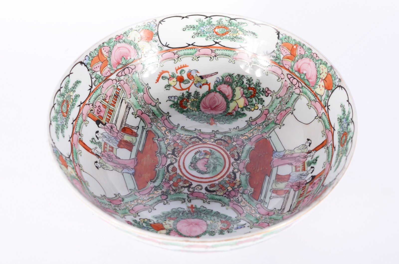 Bowl de porcelana oriental decorada com figuras típicas em tons de... - foto 2 de 7